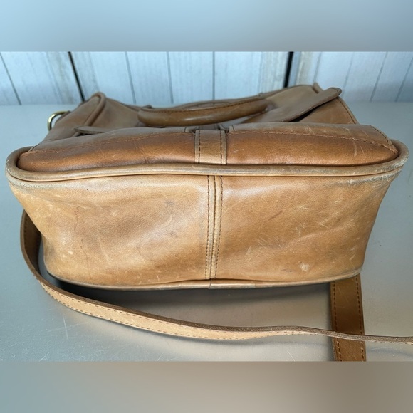 J.W. Hulme Co. Genuine Leather Excursion Tote Bag Double Pocket Distressed - Picture 7 of 11